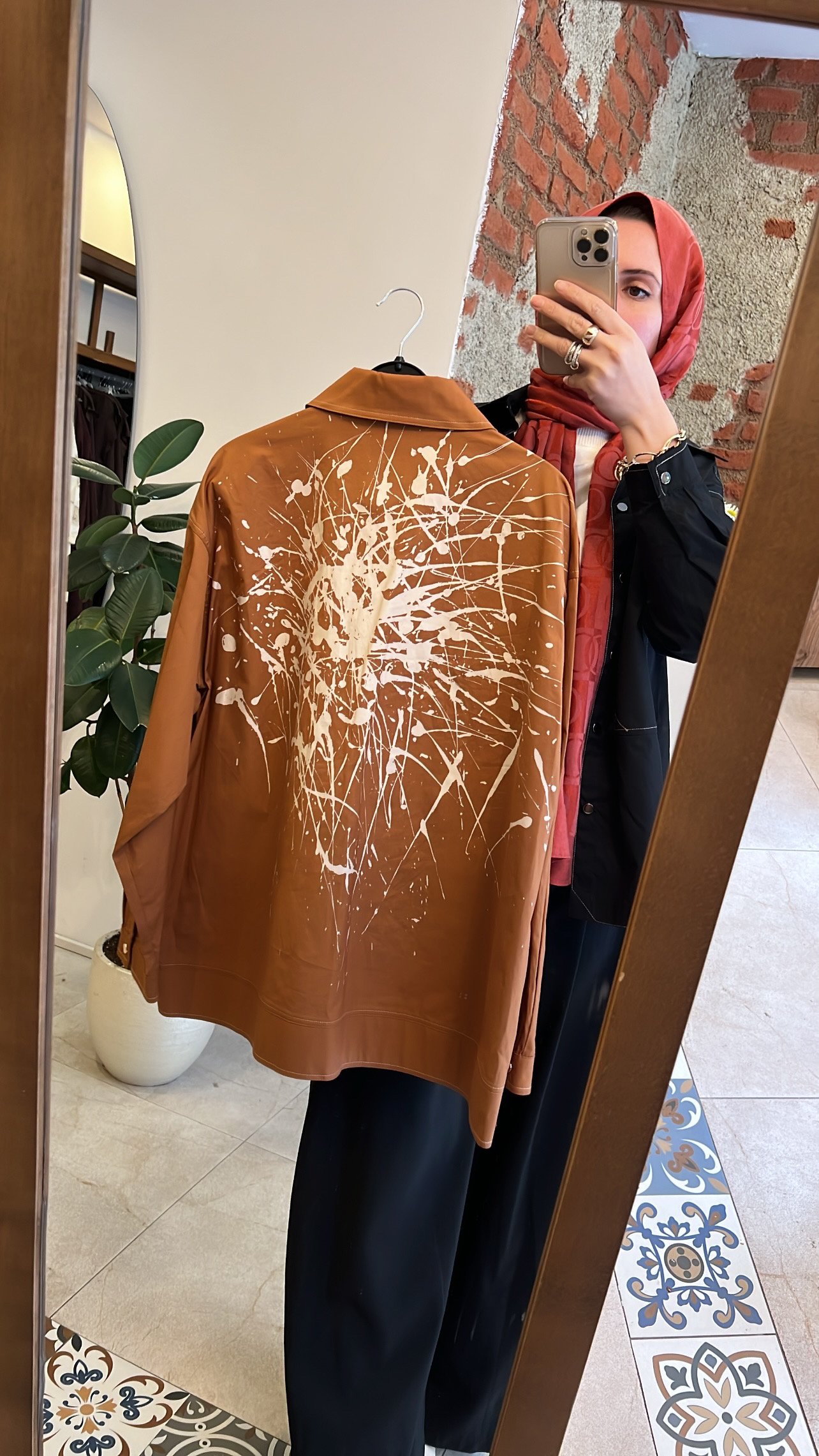 Arkası baskılı önü cep detaylı gömlek kiremit CEREMONY