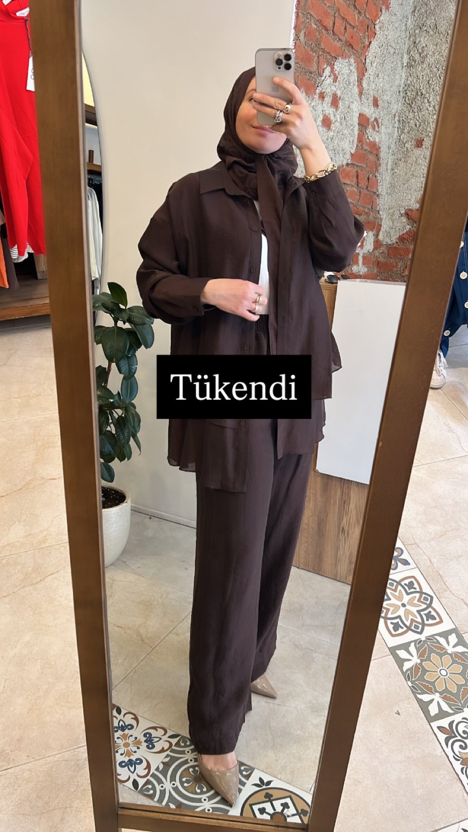 Bluzun arkası yırtmaçlı takım kahve CEREMONY