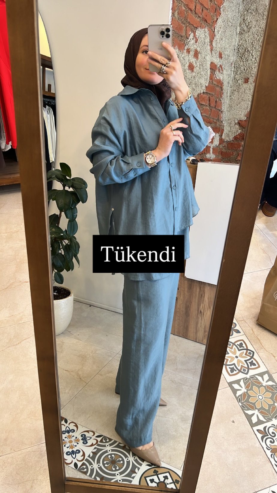 Bluzun arkası yırtmaçlı takım mavi CEREMONY