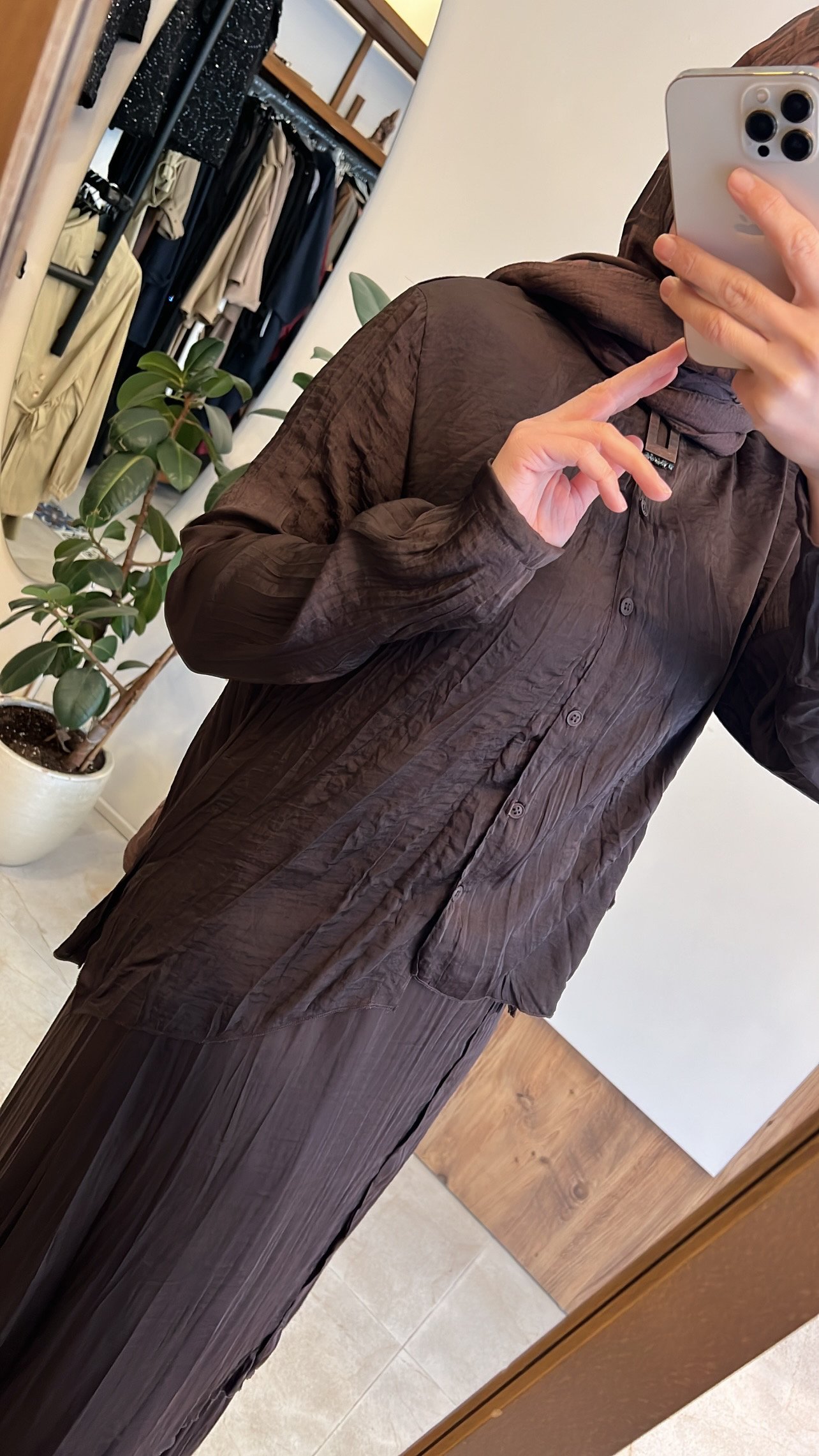 Bluzun önü taş detaylı takım kahve CEREMONY