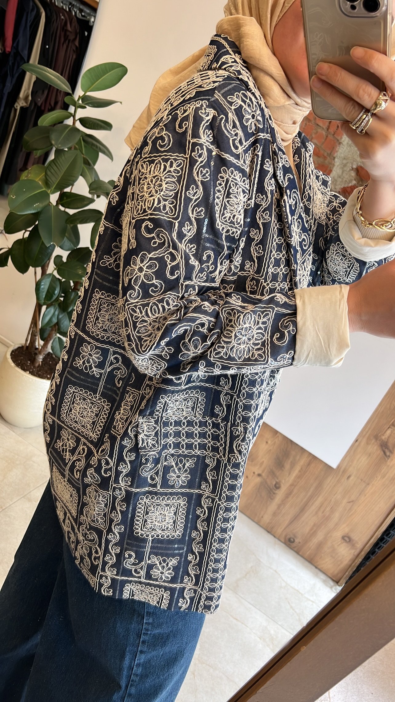 Brode nakışlı kot ceket CEREMONY