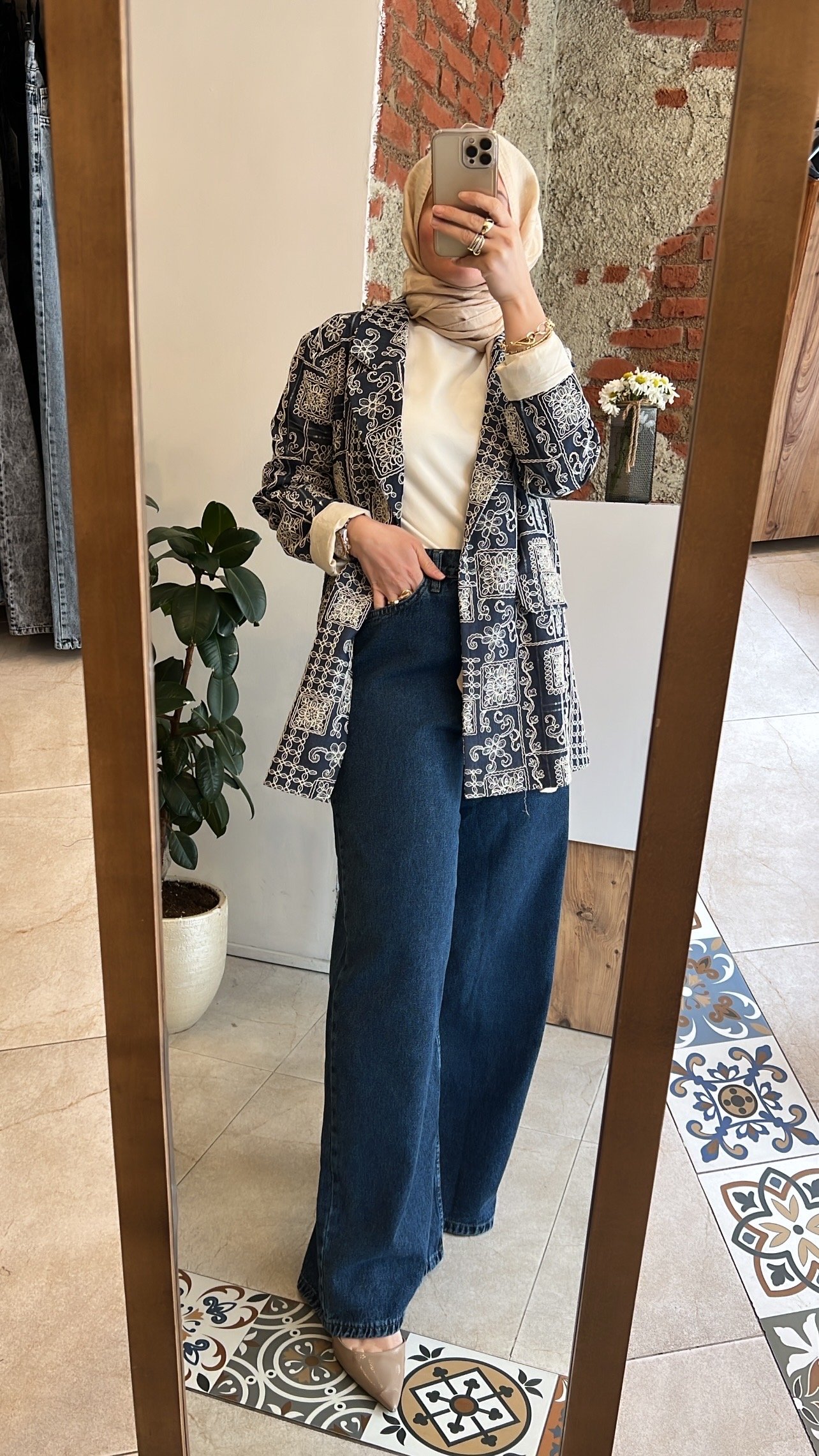 Brode nakışlı kot ceket CEREMONY