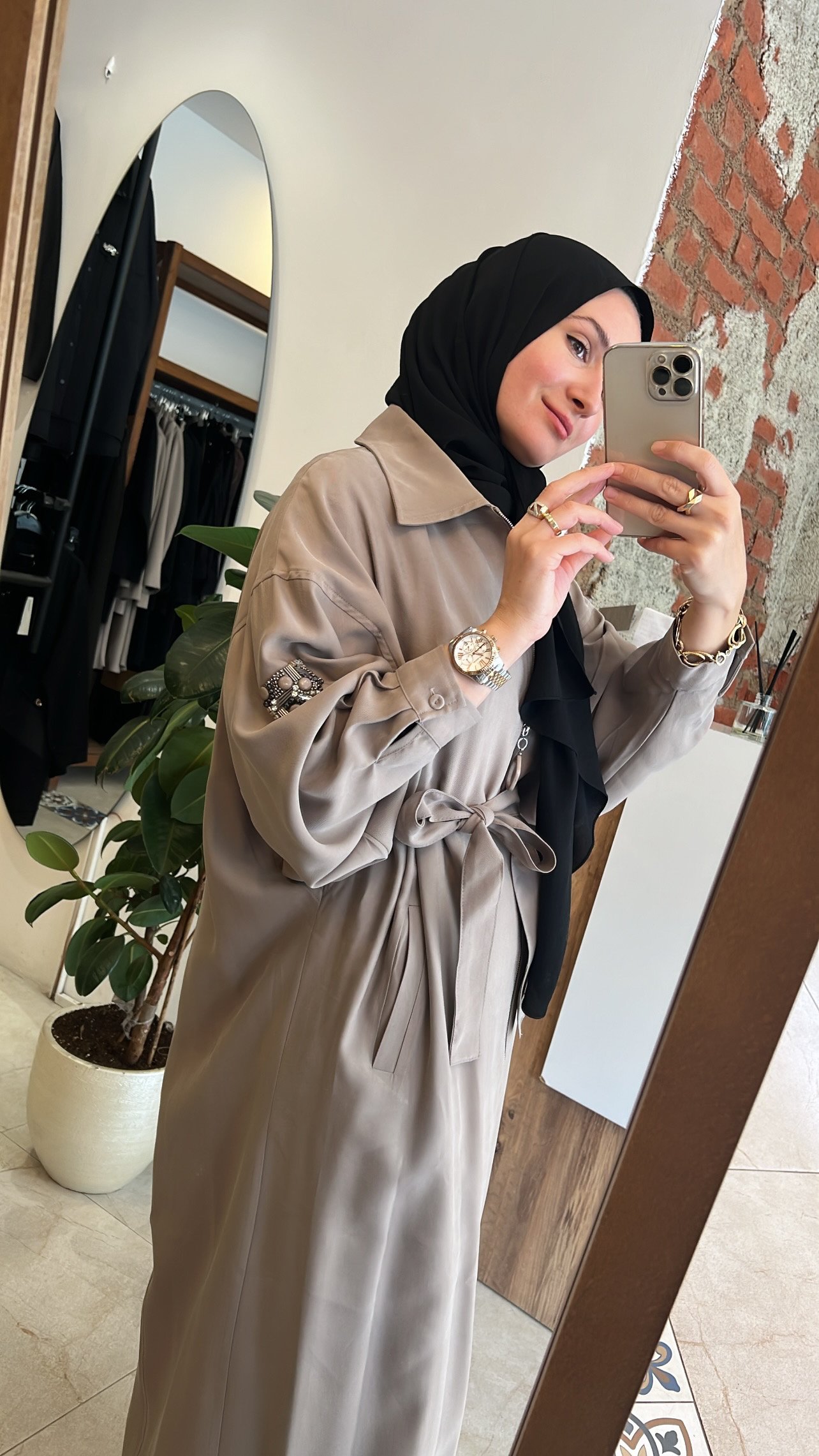 CEREMONY önden fermuarlı tek kolu taş detaylı içten kemerli kap vizon