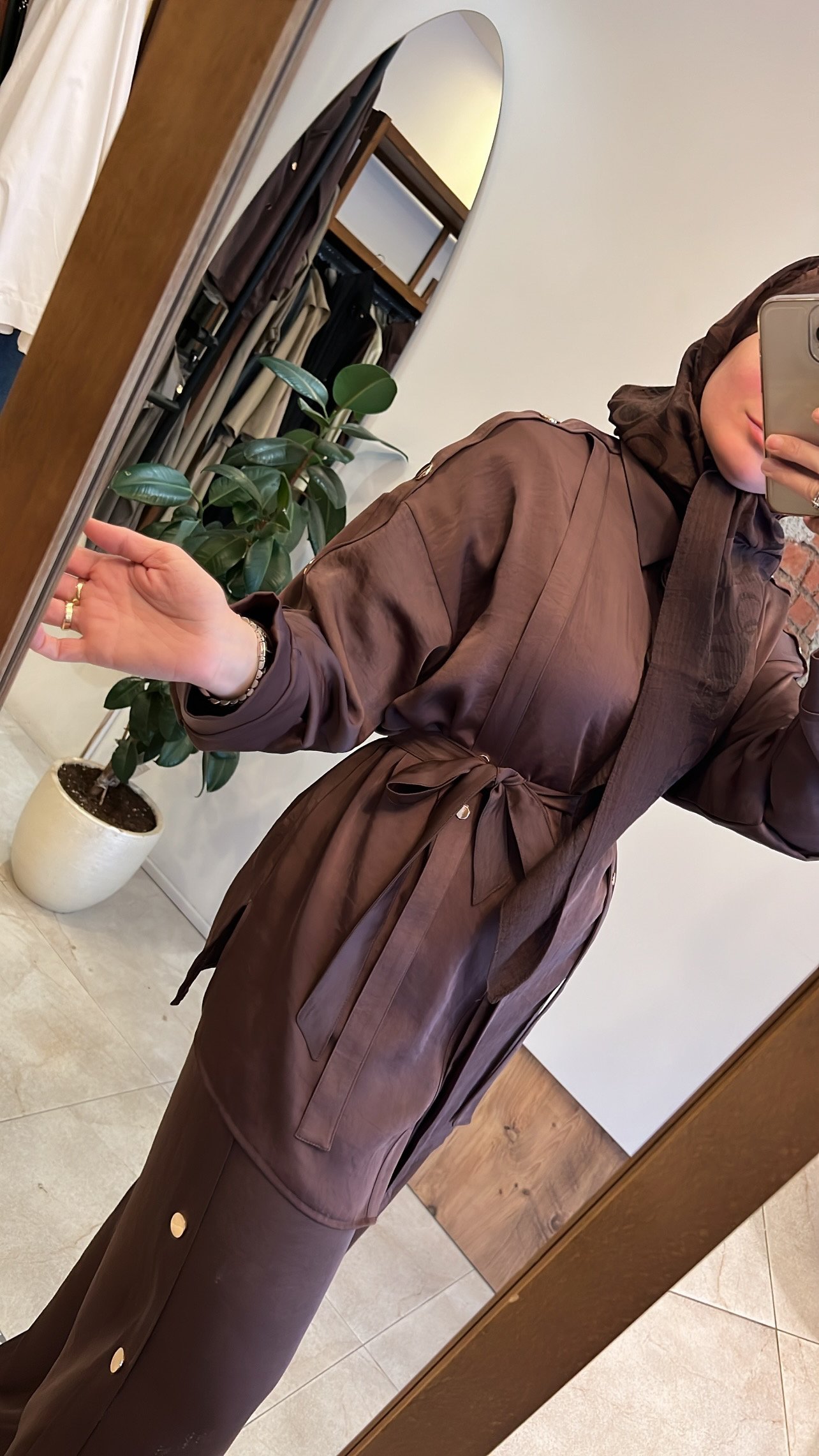 Yanları çıt çıtlı takım kahve