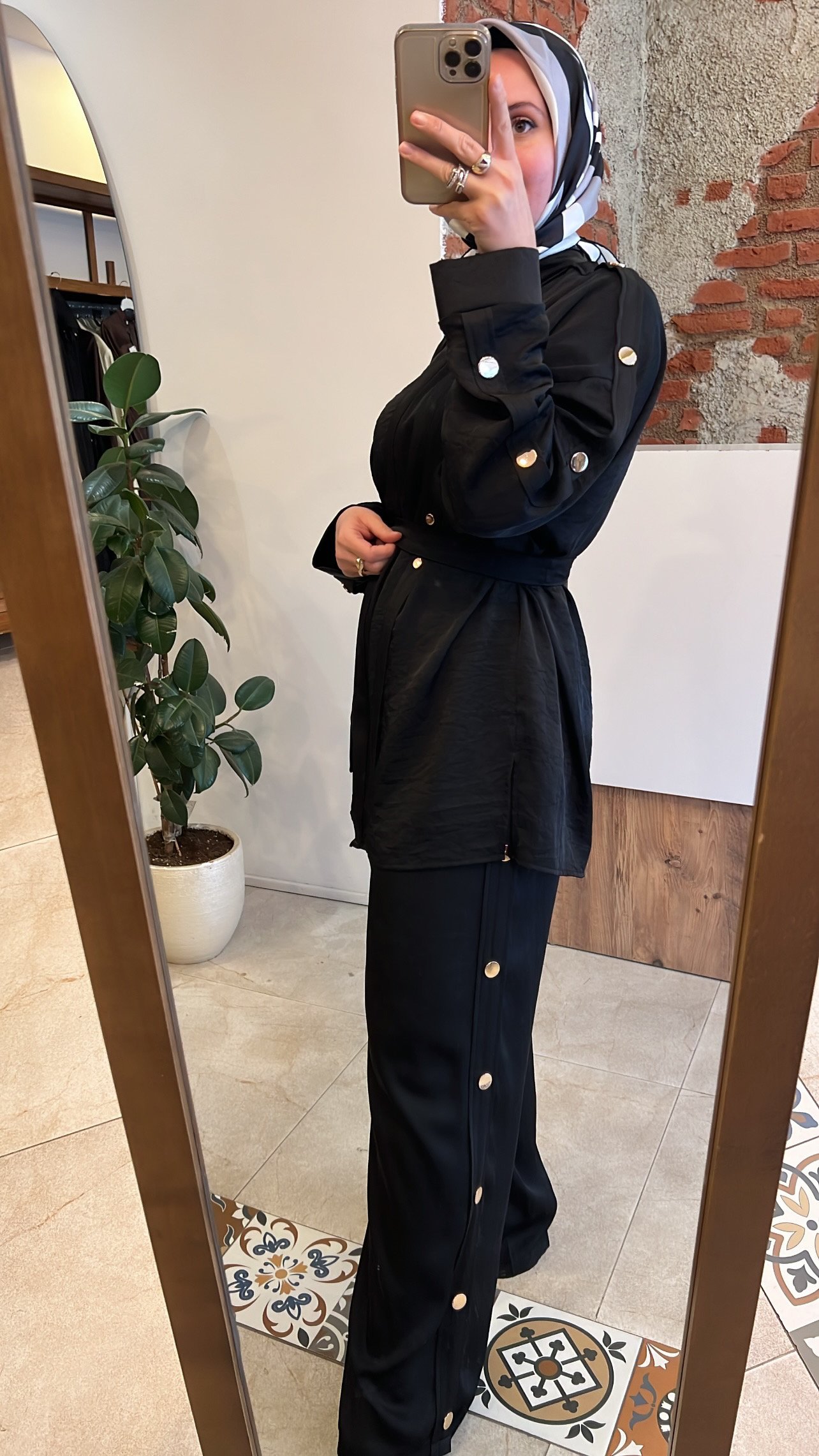 Yanları çıtçıtlı takım siyah CEREMONY